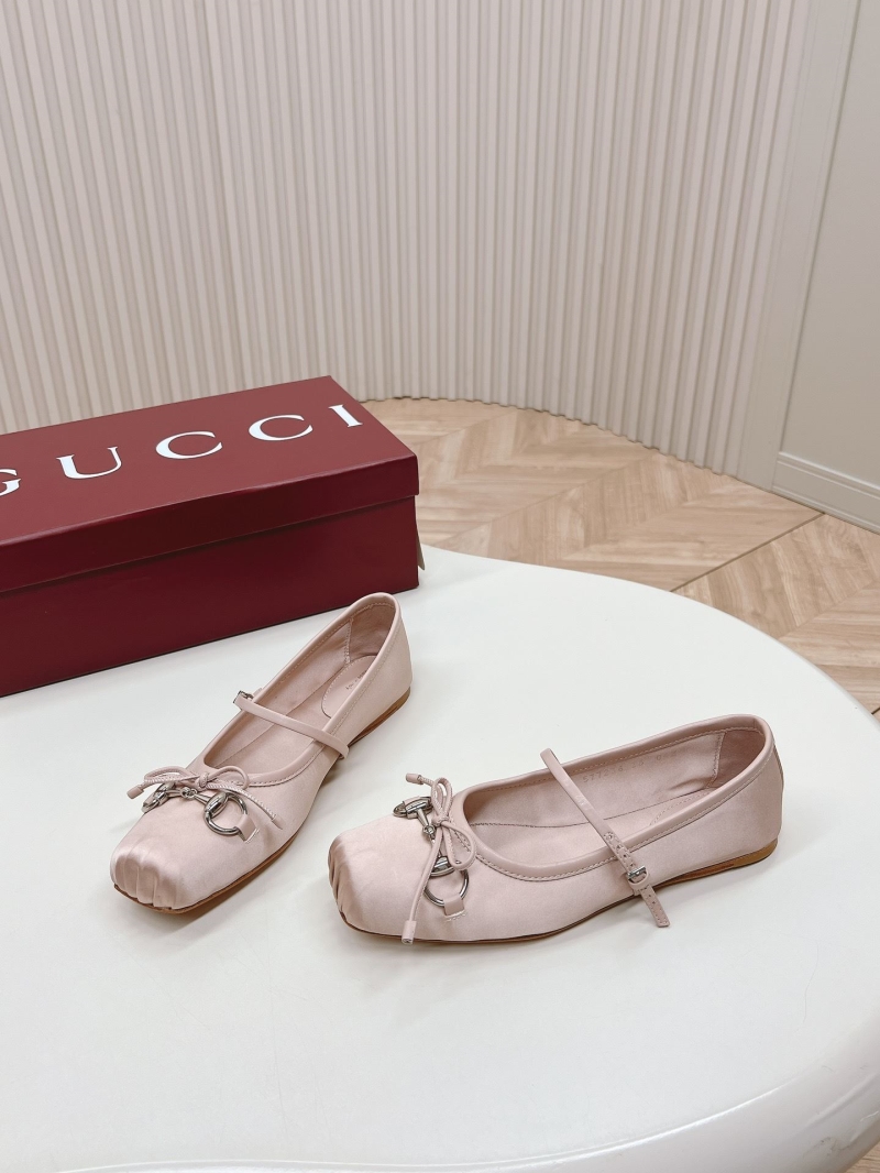 Gucci Flat Shoes